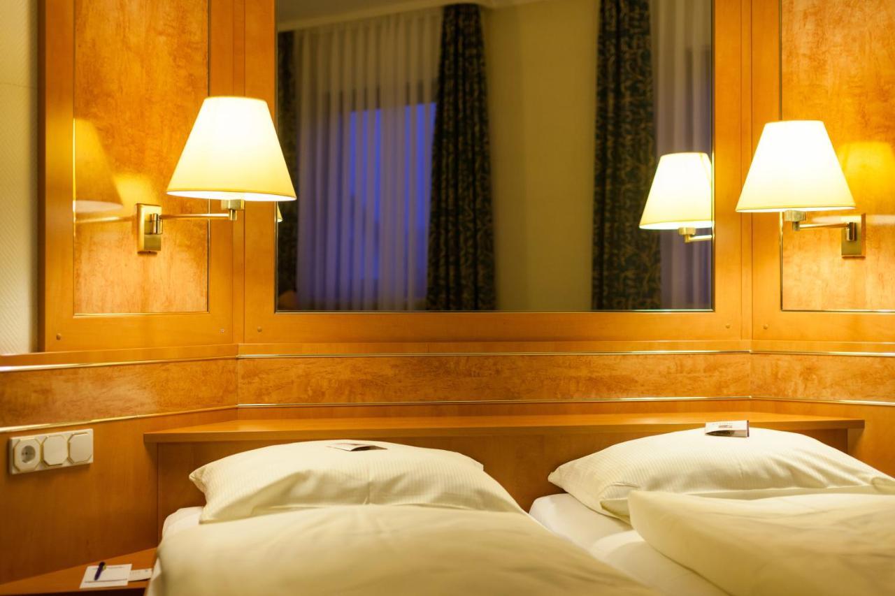 Hotel-Restaurant Zur Krone Loehnberg Room photo