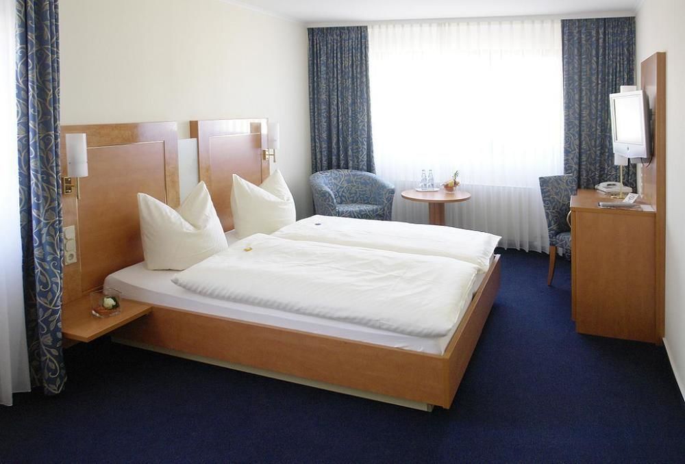 Hotel-Restaurant Zur Krone Loehnberg Room photo