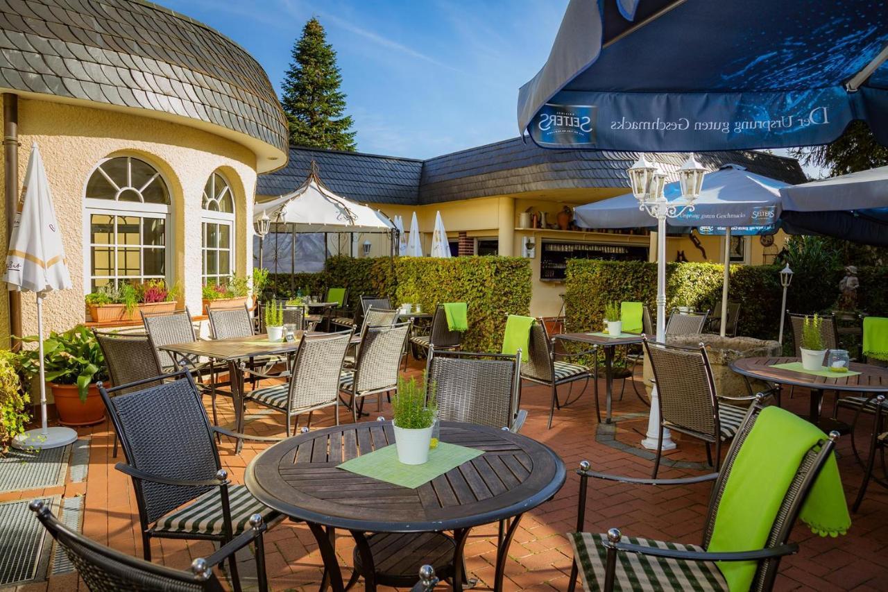 Hotel-Restaurant Zur Krone Loehnberg Exterior photo